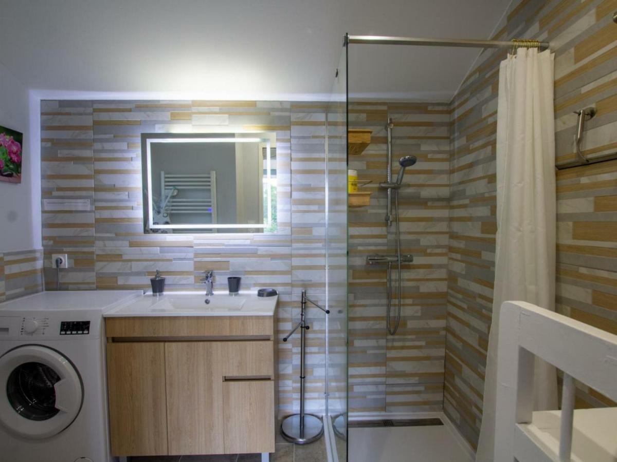 Maison Perigourdine Avec Jacuzzi, Jardin Prive Et Velos - Ideal 2 Personnes, Pres De Sarlat - Fr-1-616-209 Ле-Бюг Экстерьер фото