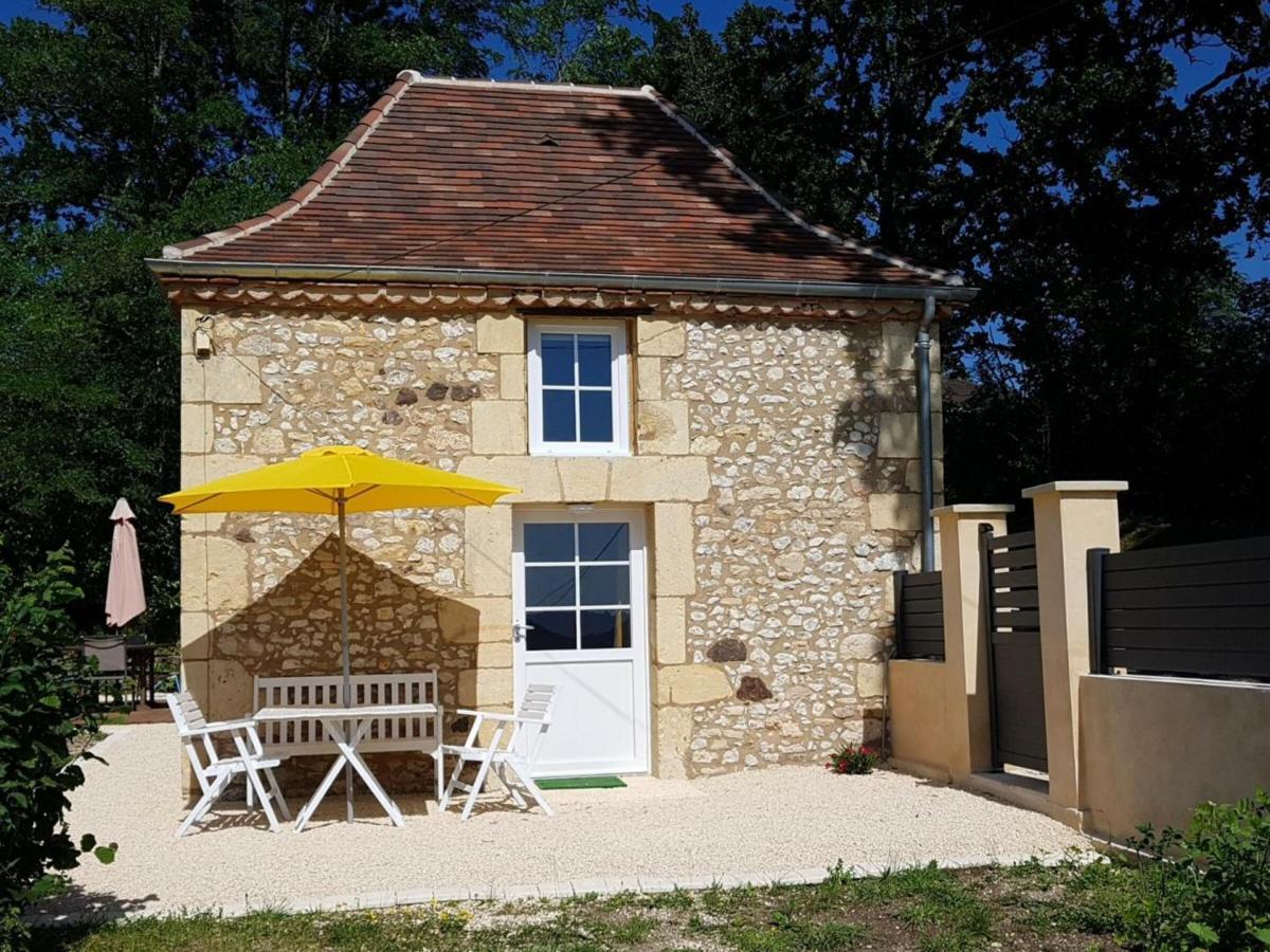 Maison Perigourdine Avec Jacuzzi, Jardin Prive Et Velos - Ideal 2 Personnes, Pres De Sarlat - Fr-1-616-209 Ле-Бюг Экстерьер фото