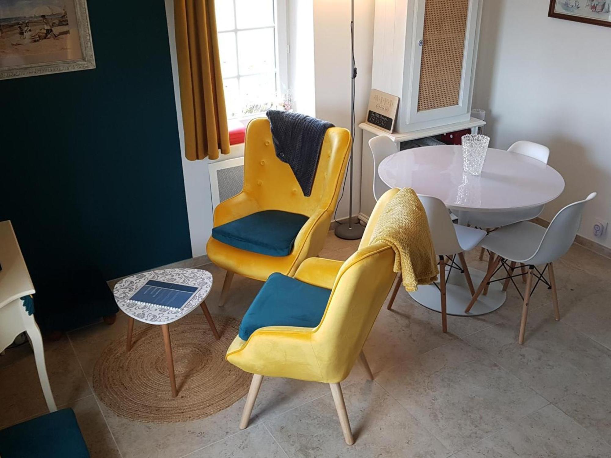 Maison Perigourdine Avec Jacuzzi, Jardin Prive Et Velos - Ideal 2 Personnes, Pres De Sarlat - Fr-1-616-209 Ле-Бюг Экстерьер фото
