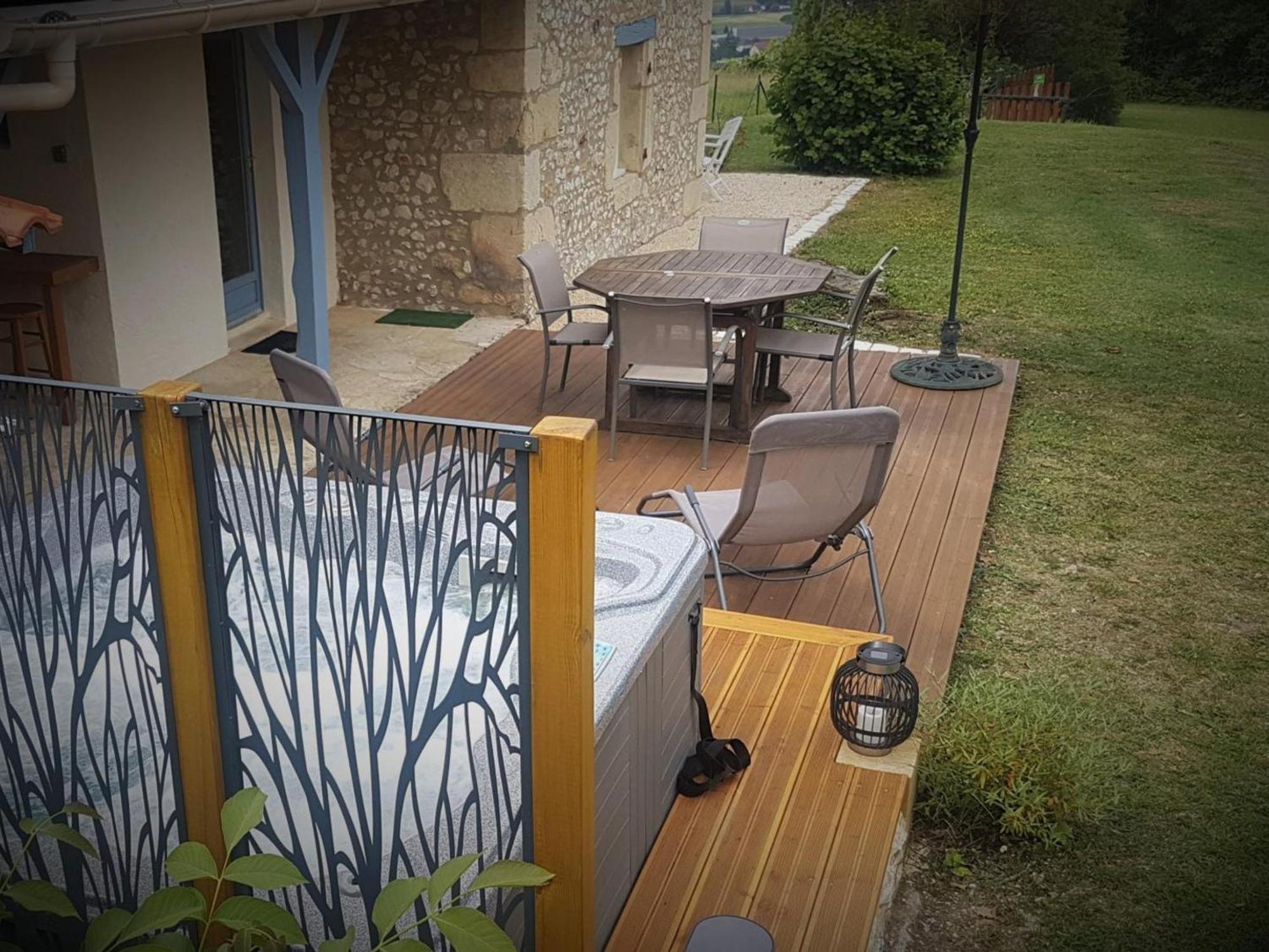 Maison Perigourdine Avec Jacuzzi, Jardin Prive Et Velos - Ideal 2 Personnes, Pres De Sarlat - Fr-1-616-209 Ле-Бюг Экстерьер фото